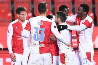 Koronavirus ve Slavii? Všechno je jinak, hygiena ruší karanténu i izolaci fotbalistů! - Sport.cz